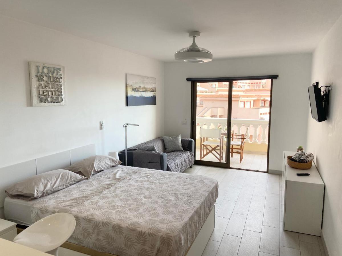 Top Floor, Panoramic Studio, Heated Pool Los Cristianos  Eksteriør billede